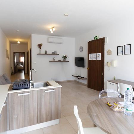 Modern & Central 2 Bedroom & 2 Bathrooms Apartment Msida Exterior photo